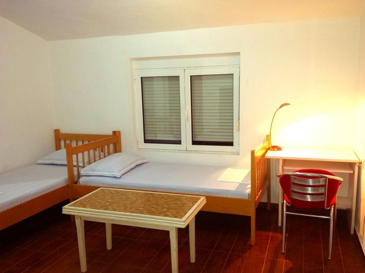 Hoxha Rooms Улцин Стая снимка
