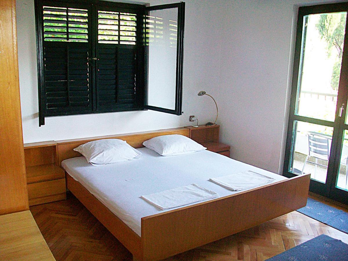 Hoxha Rooms Улцин Стая снимка