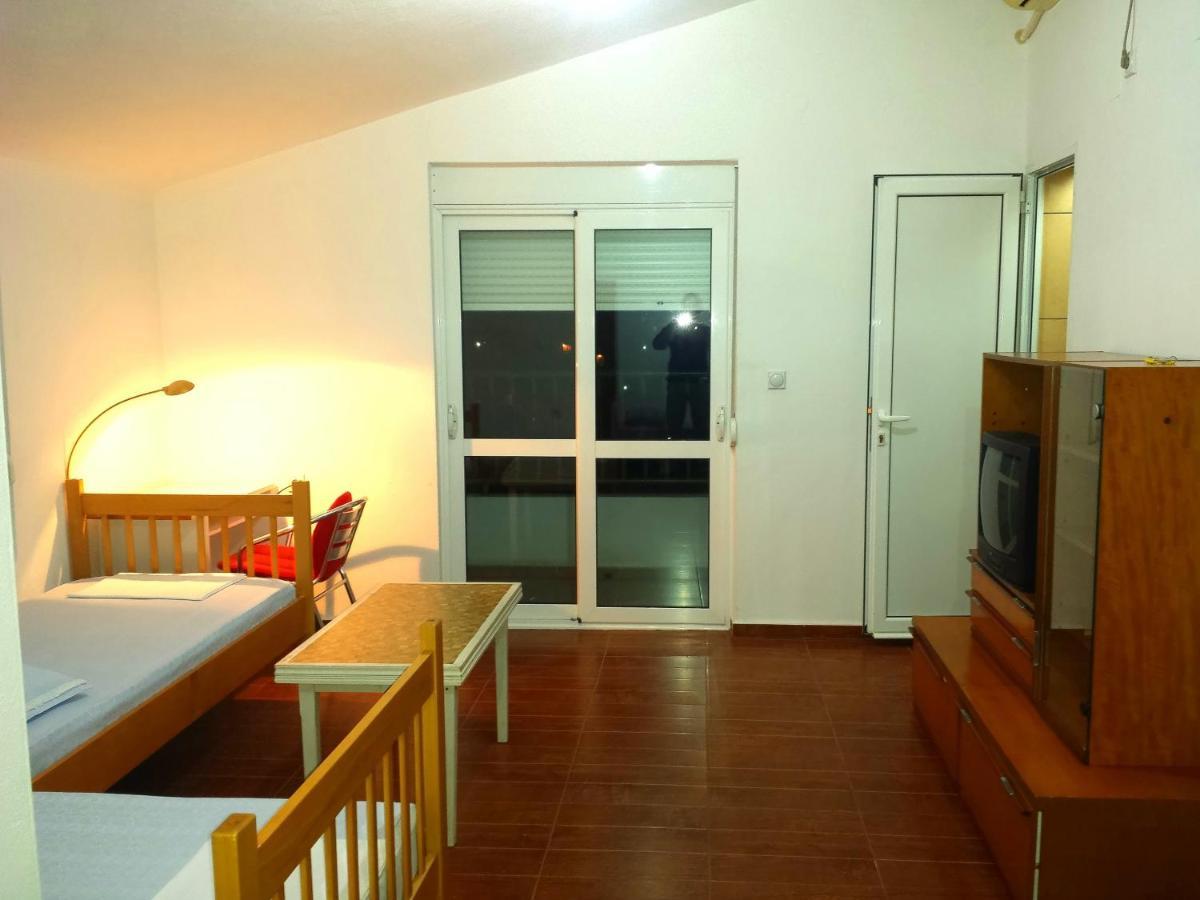 Hoxha Rooms Улцин Стая снимка