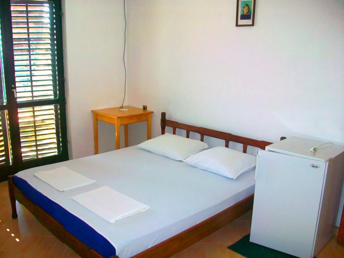 Hoxha Rooms Улцин Стая снимка